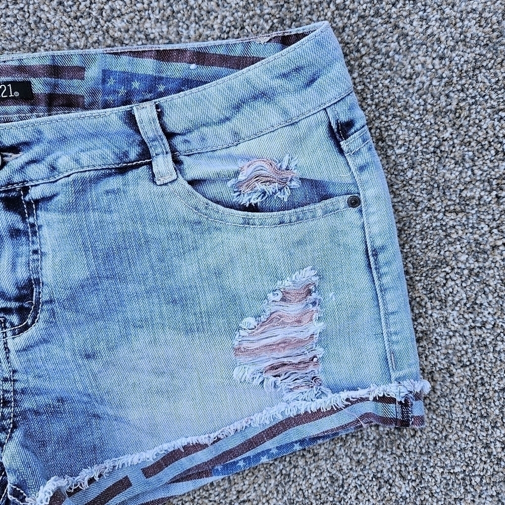 Patriotic Distressed Blue Denim American Flag Shorty Short Shorts Rue 21 Size 14 - Picture 3 of 13